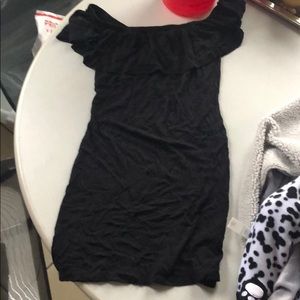 Black ruffle casual dress